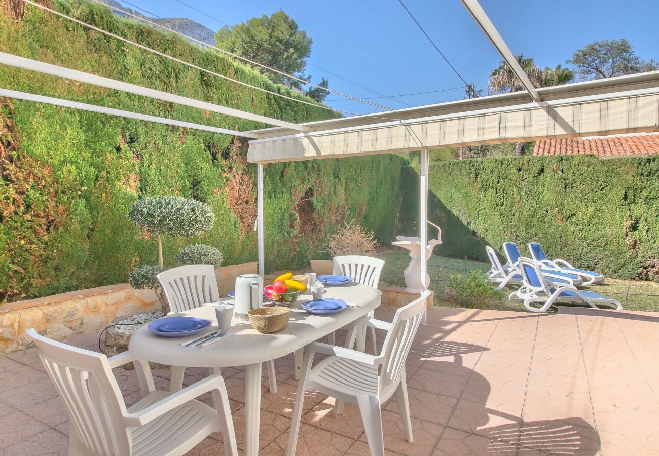 Villa en Denia - Villa con piscina y jardín Don Quijote AM 4 Pers Denia