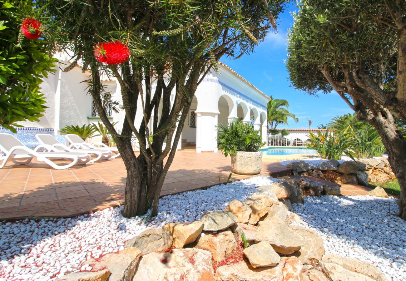 Villa en Denia - Lujosa Villa con aire acondicionado y piscina Marquesa GU 4 Personas