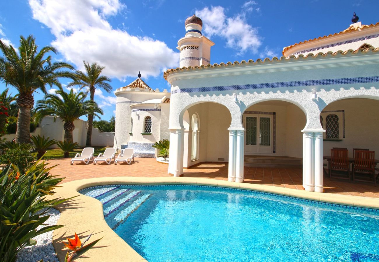 Villa en Denia - Lujosa Villa con aire acondicionado y piscina Marquesa GU 4 Personas