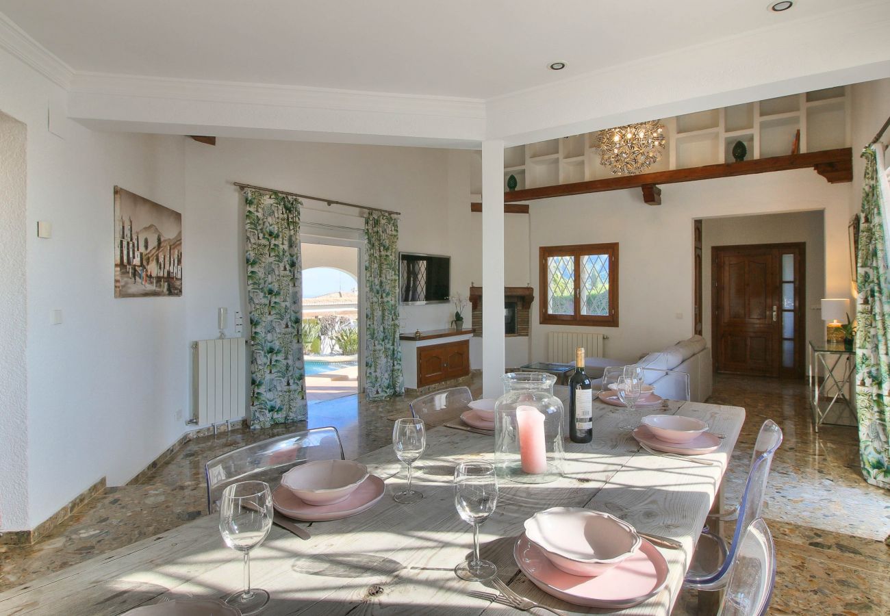 Villa en Denia - Lujosa Villa con aire acondicionado y piscina Marquesa GU 4 Personas