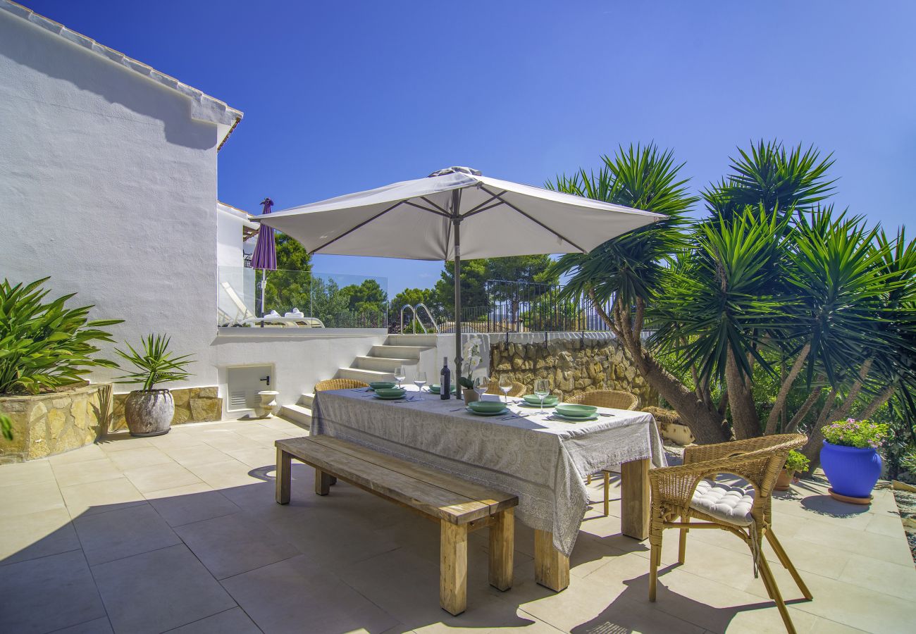 Villa en Moraira - OLGA - Villa Acogedora y de buen gusto con piscina privada y Wifi GRATIS para 7 personas.