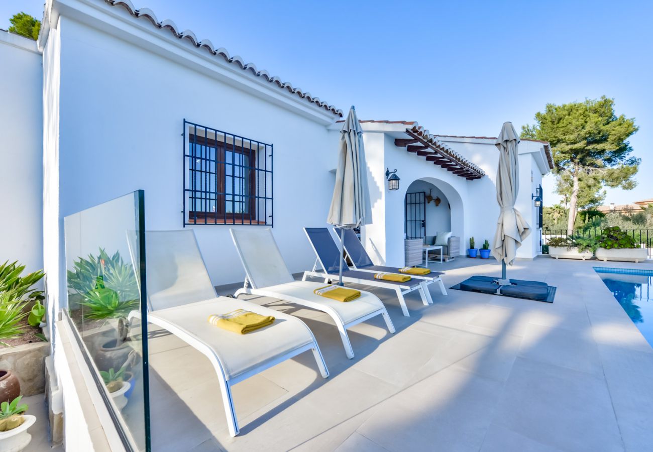 Villa en Moraira - OLGA - Villa Acogedora y de buen gusto con piscina privada y Wifi GRATIS para 7 personas.