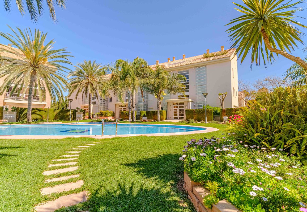 Apartamento en Javea / Xàbia - Golden Gardens Duplex Apartment Javea Arenal , 3 Terrazas, AC, Piscina, a solo 600m de la Playa!