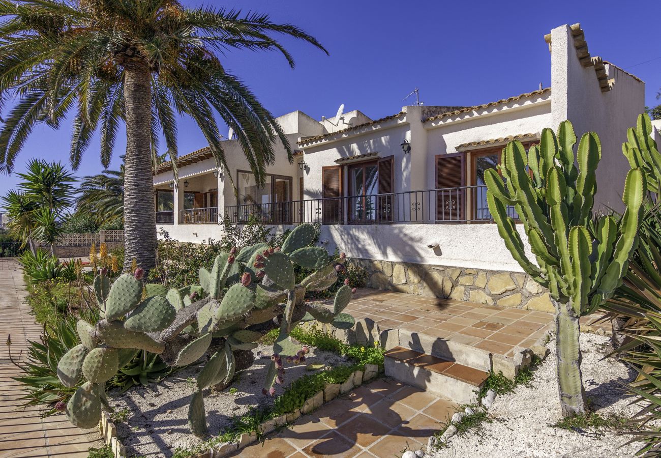 Villa en Benissa - MARINA, Villa con vistas privilegiadas al mar en Benissa, WIFI gratis