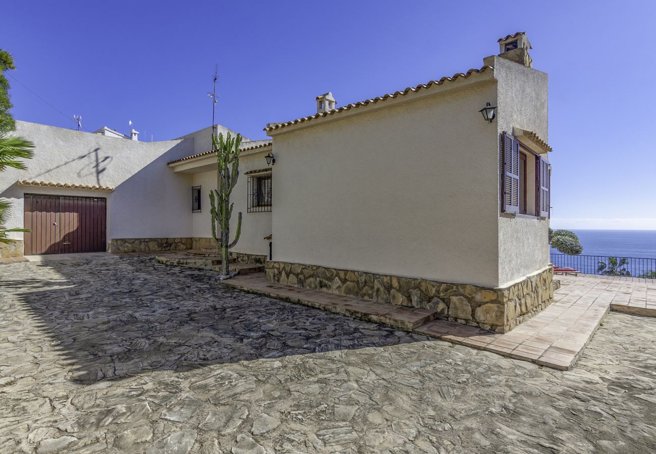 Villa en Benissa - MARINA, Villa con vistas privilegiadas al mar en Benissa, WIFI gratis