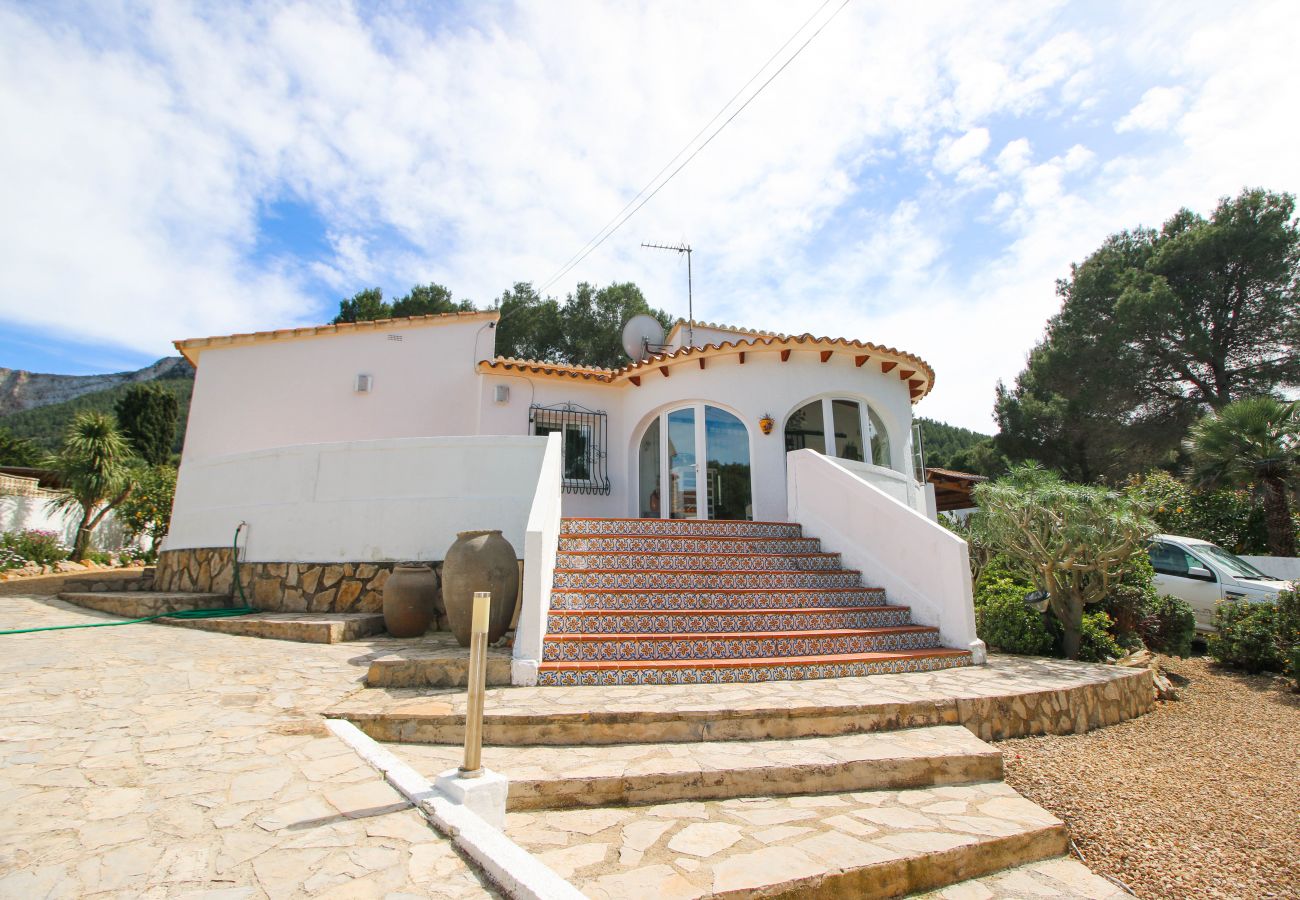 Villa en Denia - Bonita Villa en Marquesa con un amplio jardín