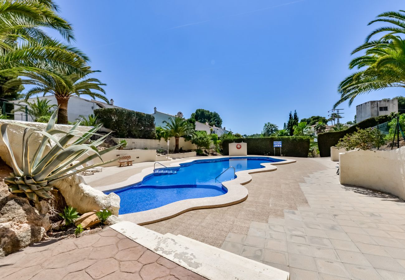 Bungalow en Moraira - SAN JAIME, bonito bungalow en Moraira para 4 adultos y 2 niños con piscina comunitaria y wifi gratis