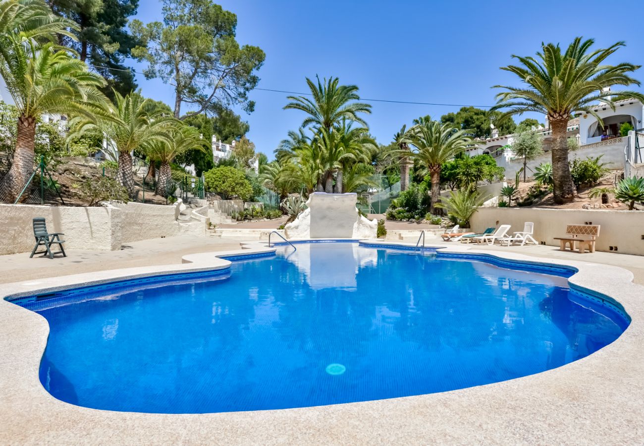 Bungalow en Moraira - SAN JAIME, bonito bungalow en Moraira para 4 adultos y 2 niños con piscina comunitaria y wifi gratis