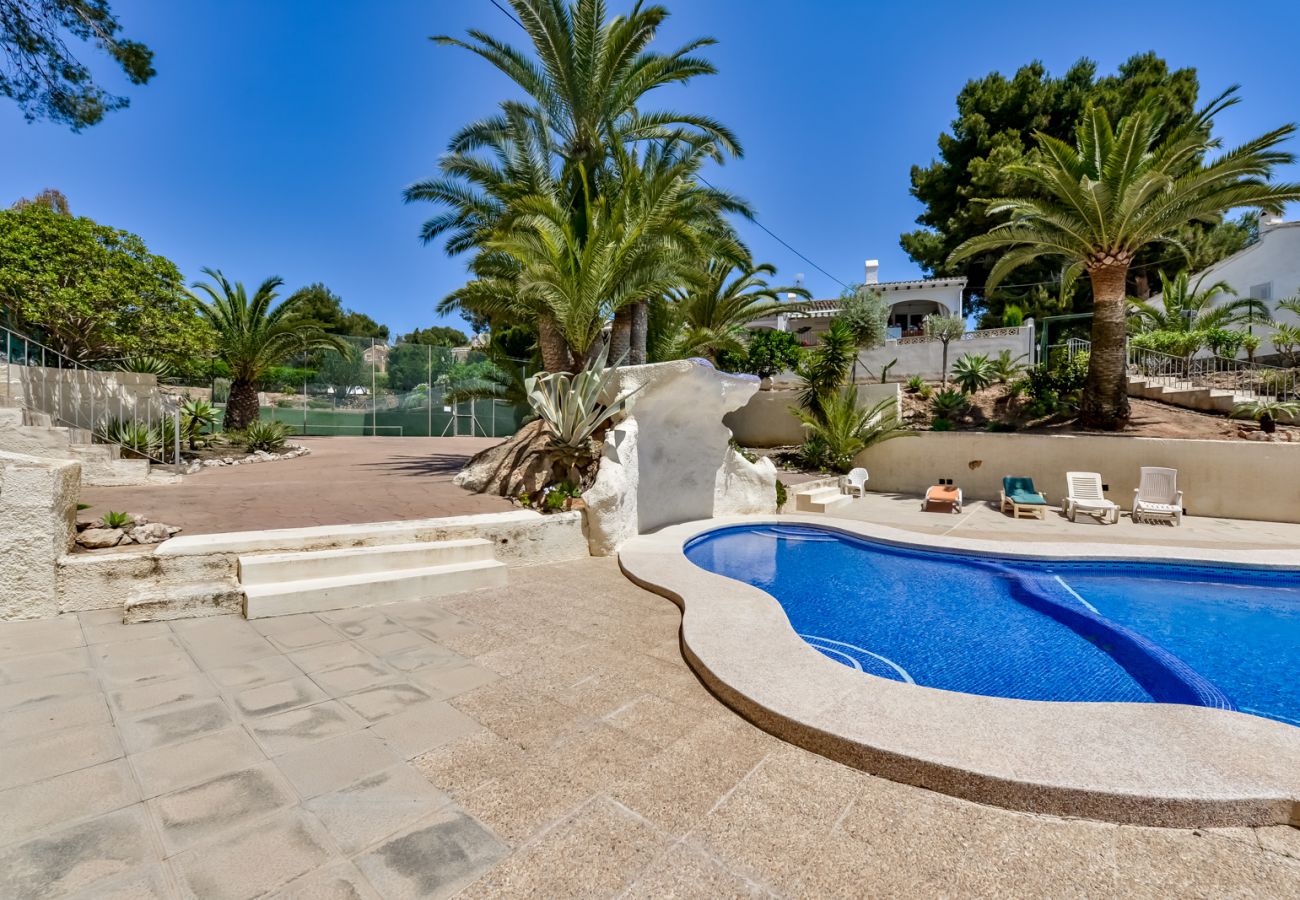 Bungalow en Moraira - SAN JAIME, bonito bungalow en Moraira para 4 adultos y 2 niños con piscina comunitaria y wifi gratis