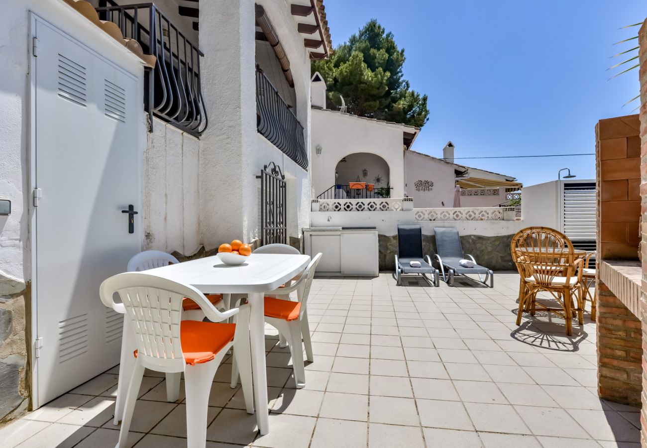 Bungalow en Moraira - SAN JAIME, bonito bungalow en Moraira para 4 adultos y 2 niños con piscina comunitaria y wifi gratis