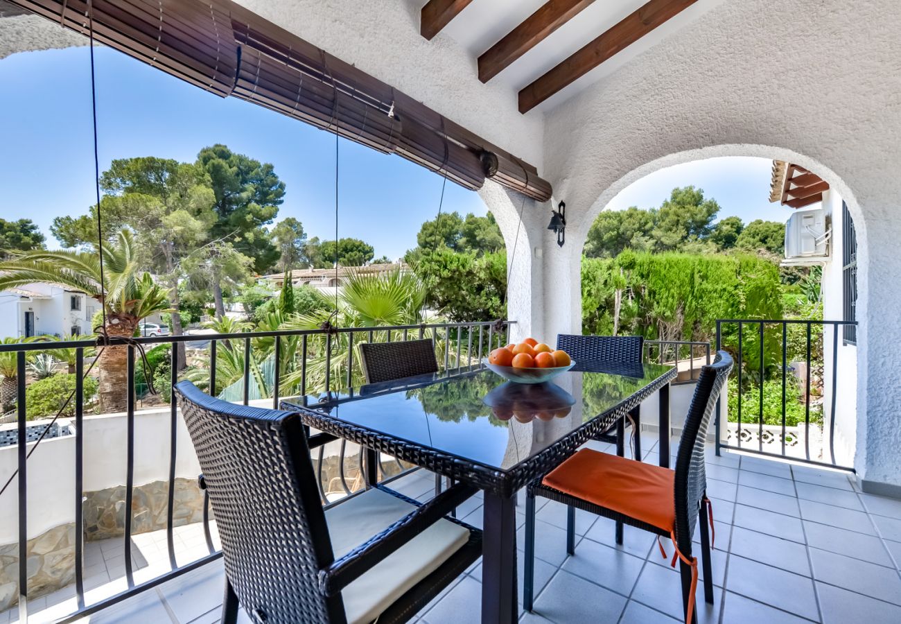 Bungalow en Moraira - SAN JAIME, bonito bungalow en Moraira para 4 adultos y 2 niños con piscina comunitaria y wifi gratis