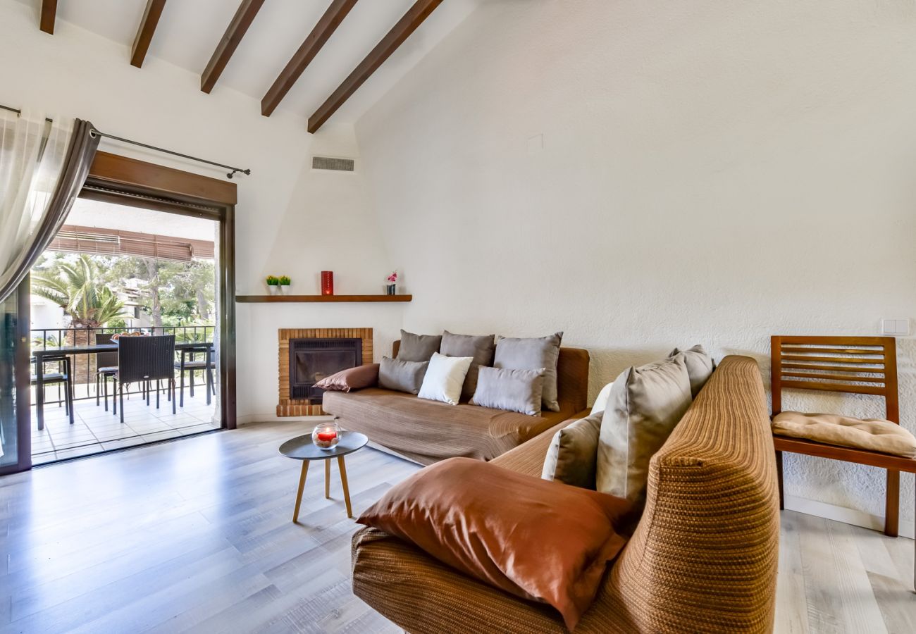 Bungalow en Moraira - SAN JAIME, bonito bungalow en Moraira para 4 adultos y 2 niños con piscina comunitaria y wifi gratis