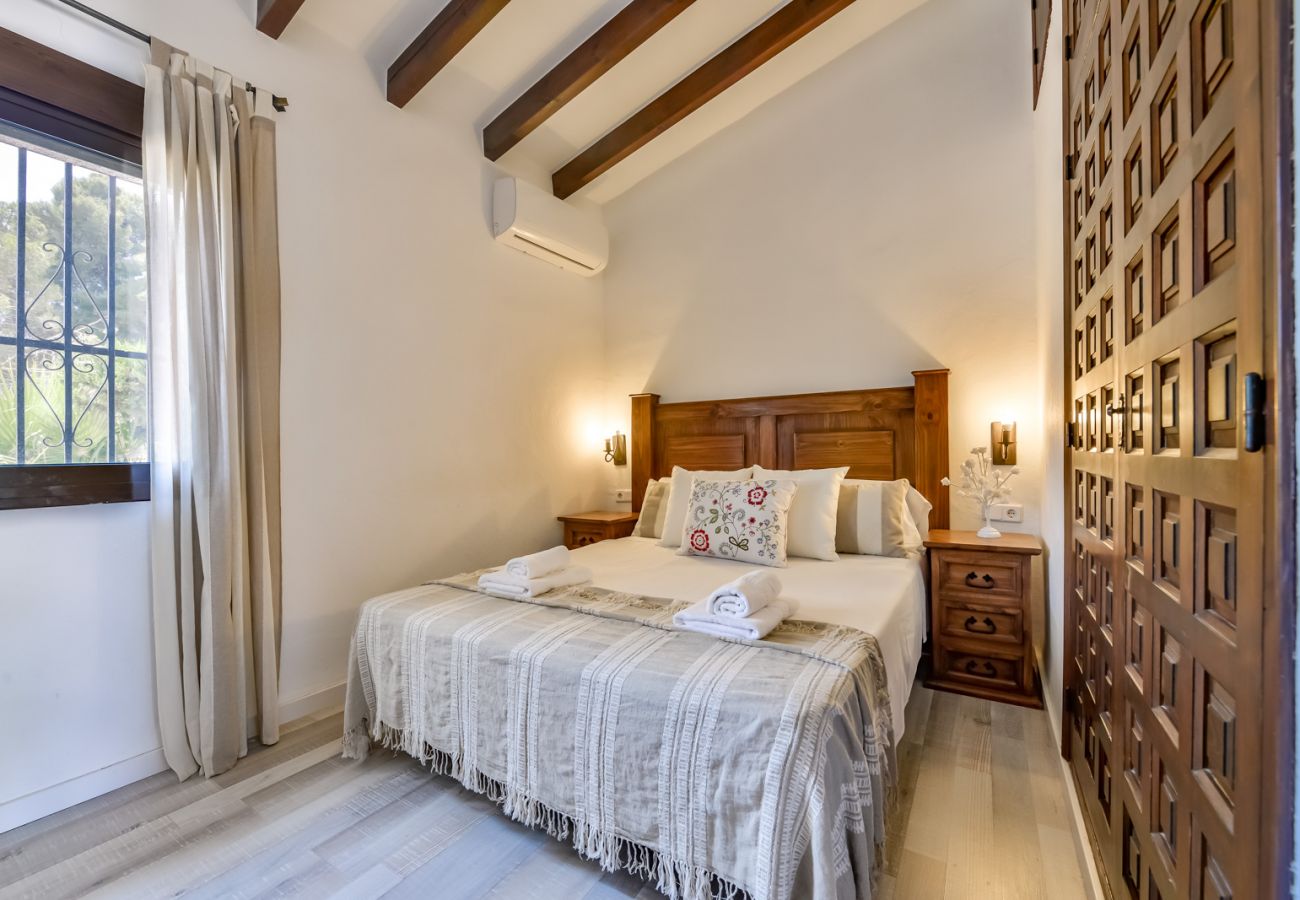 Bungalow en Moraira - SAN JAIME, bonito bungalow en Moraira para 4 adultos y 2 niños con piscina comunitaria y wifi gratis