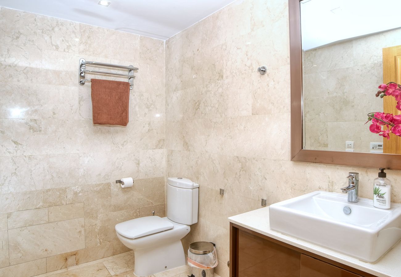 Apartamento en Arrecife - casa Victoria-frente a la Playa del Reducto, plaza de garaje,wifi, aire acondicionado