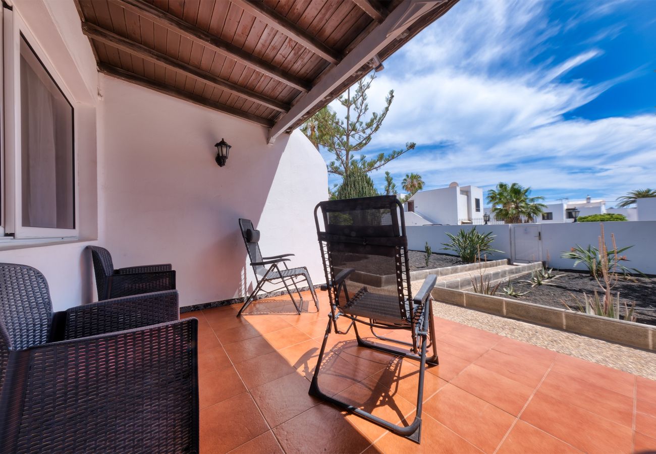 Apartamento en Puerto del Carmen - suite Abora- Relax 500m de la playa, wifi rápido