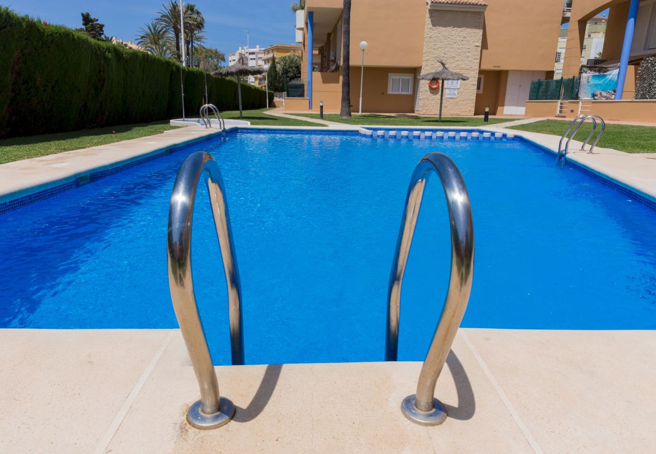 Apartamento en Javea / Xàbia - Menorca Duplex Javea, con Terraza, Piscina Comunitaria y muy cerca de la playa