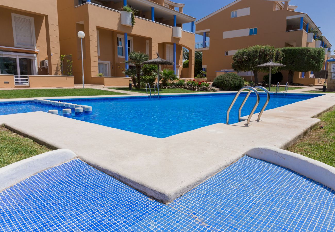 Apartamento en Javea / Xàbia - Menorca Duplex Javea, con Terraza, Piscina Comunitaria y muy cerca de la playa