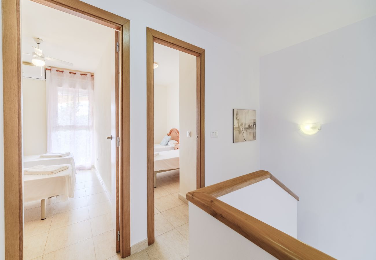 Apartamento en Javea / Xàbia - Menorca Duplex Javea, con Terraza, Piscina Comunitaria y muy cerca de la playa