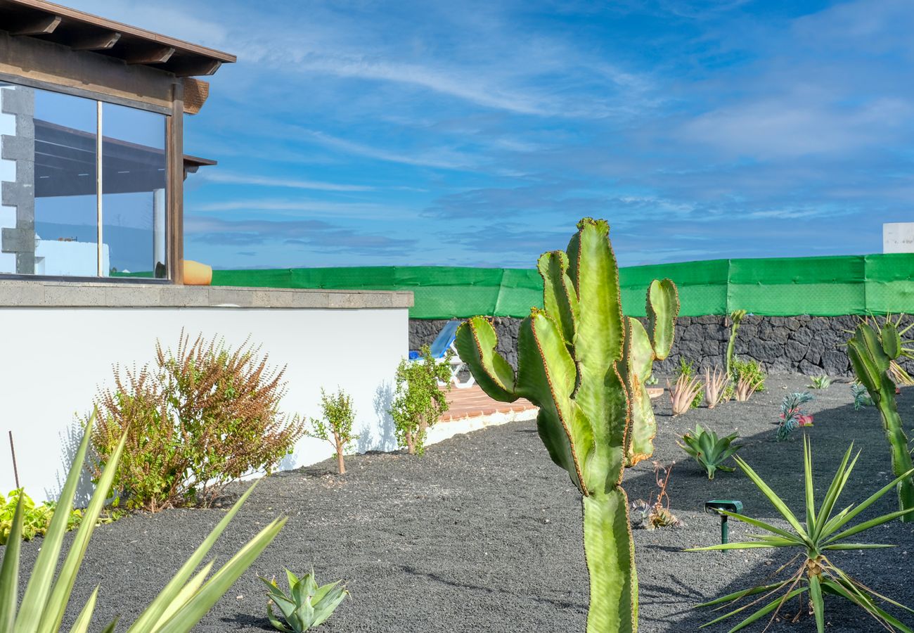 Casa en Playa Blanca - Casa Fatmar Montaña Roja - Amplia y luminosa vivienda vacacional con piscina privada. Si mascotas