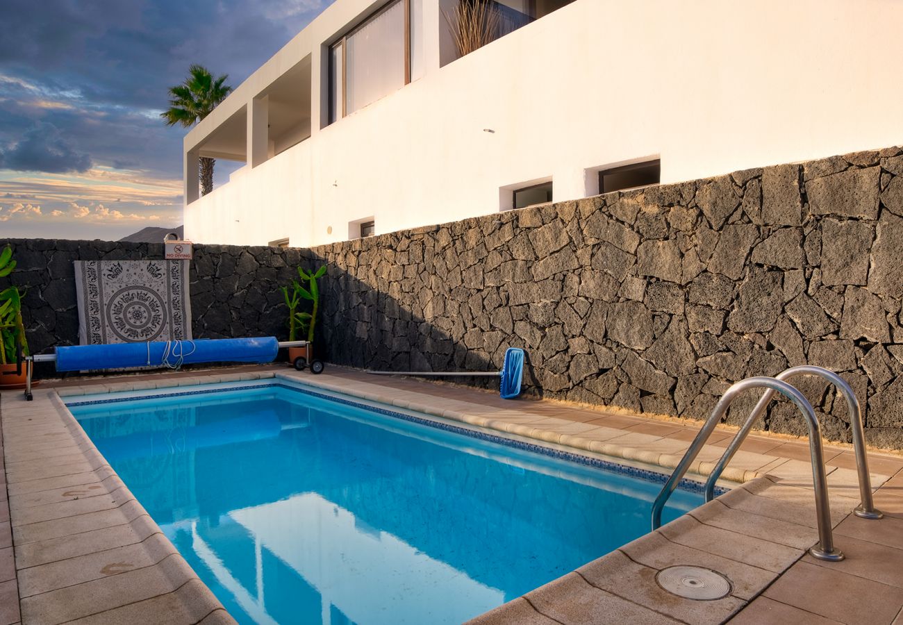 Casa en Playa Blanca - Casa Efesto - 3 dormitorios con piscina, terraza y vistas a Fuerteventura