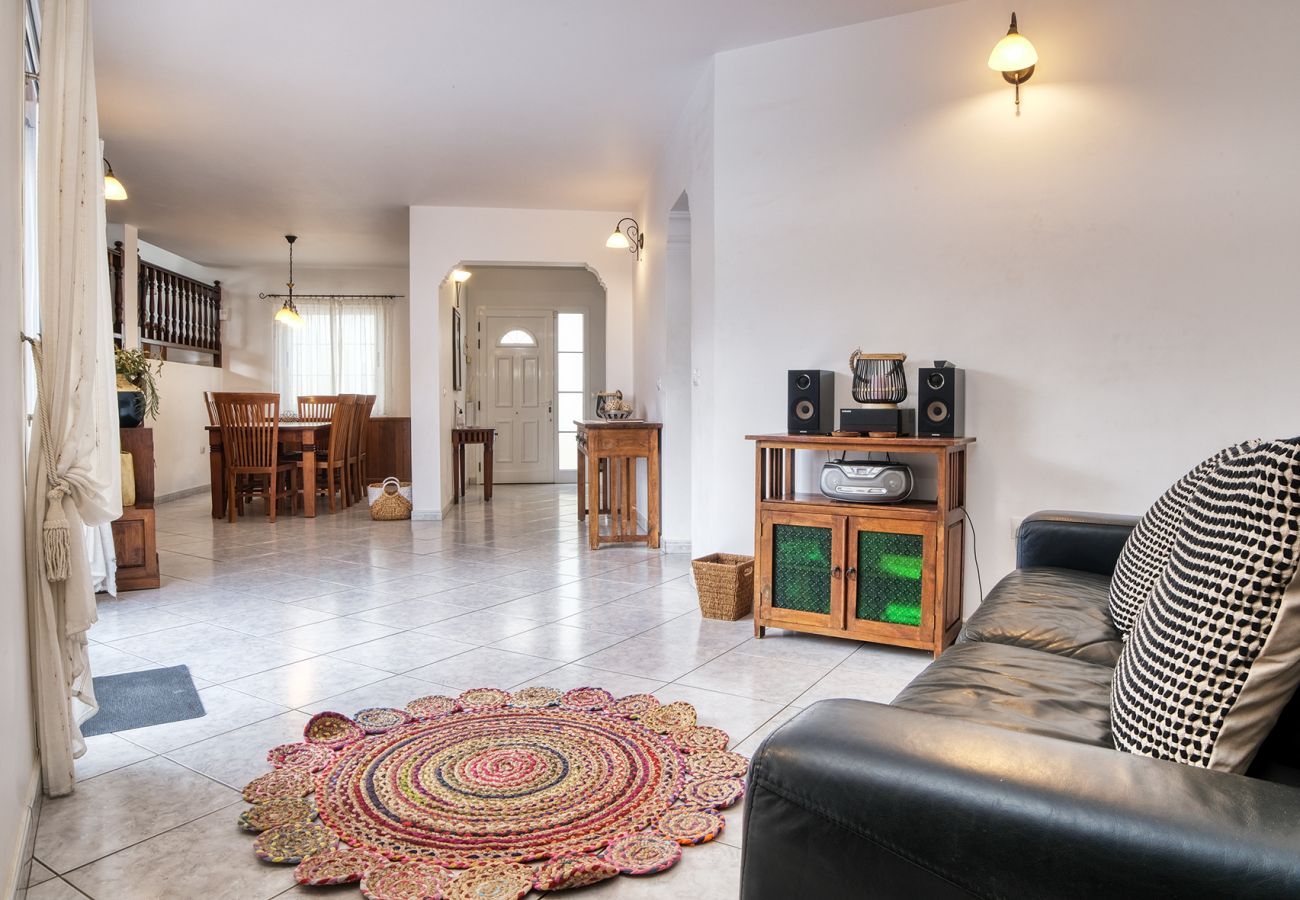 Casa en Tías - Casa vista Paraiso con piscina, vista al oceano, aire acondicionado,