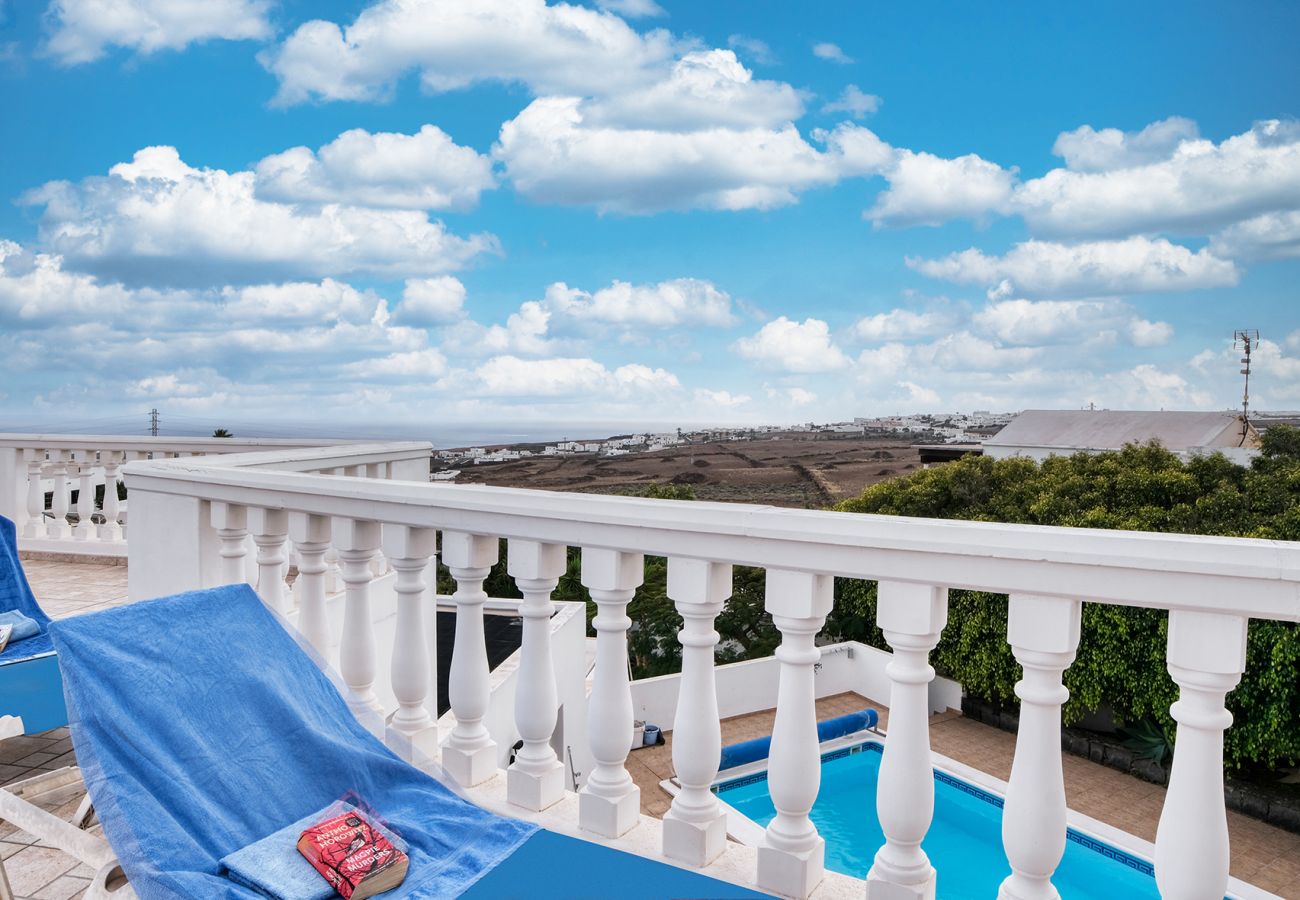 Casa en Tías - Casa vista Paraiso con piscina, vista al oceano, aire acondicionado,