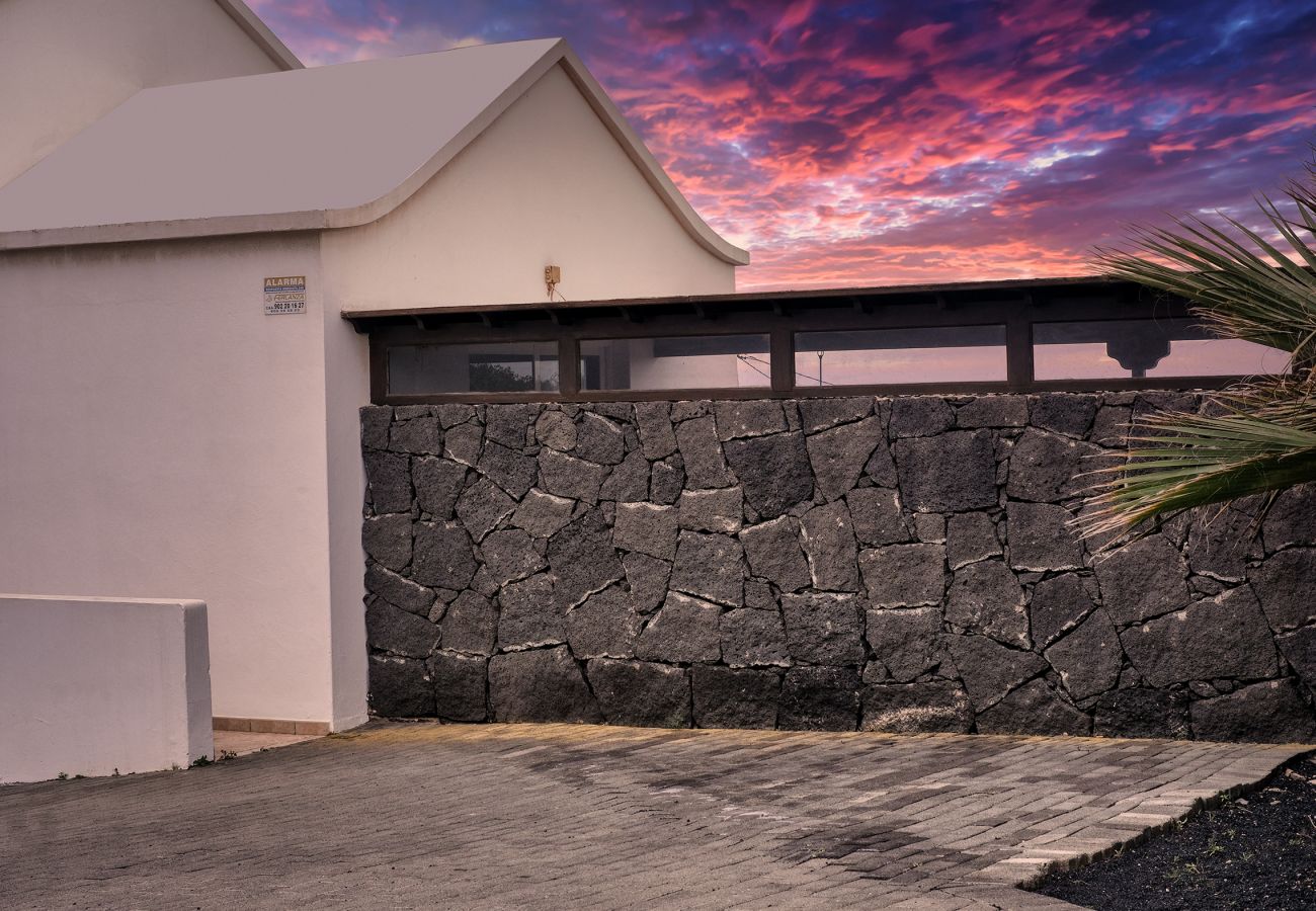 Casa en Tías - Casa vista Paraiso con piscina, vista al oceano, aire acondicionado,