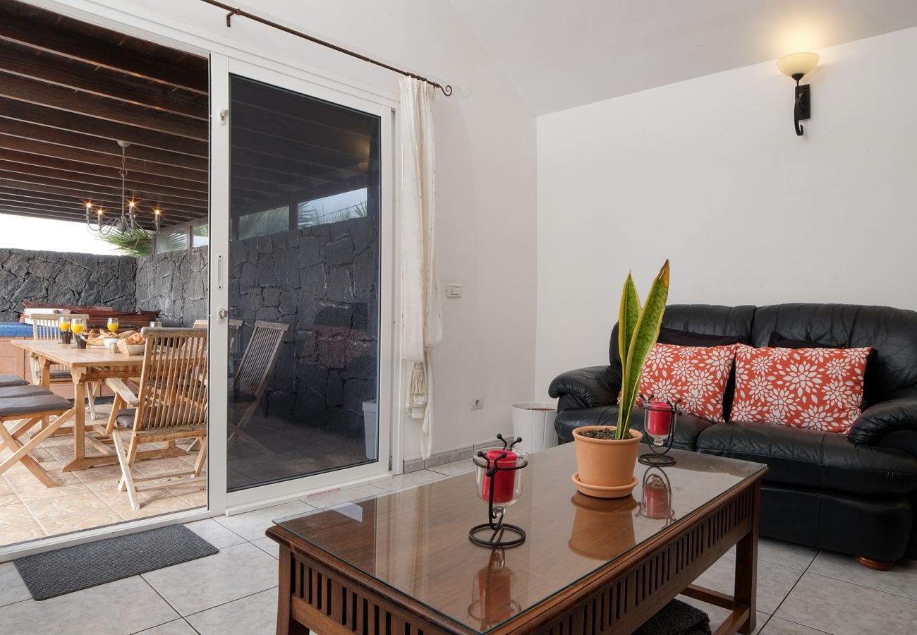 Casa en Tías - Casa vista Paraiso con piscina, vista al oceano, aire acondicionado,