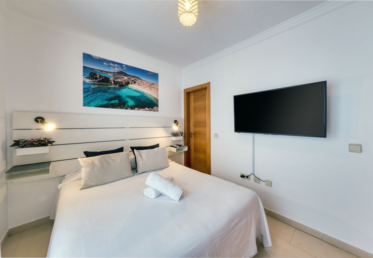 Villa en Playa Blanca - Villa Flavia, piscina privada, jacuzzi, sala de juegos y vista al mar. ECO