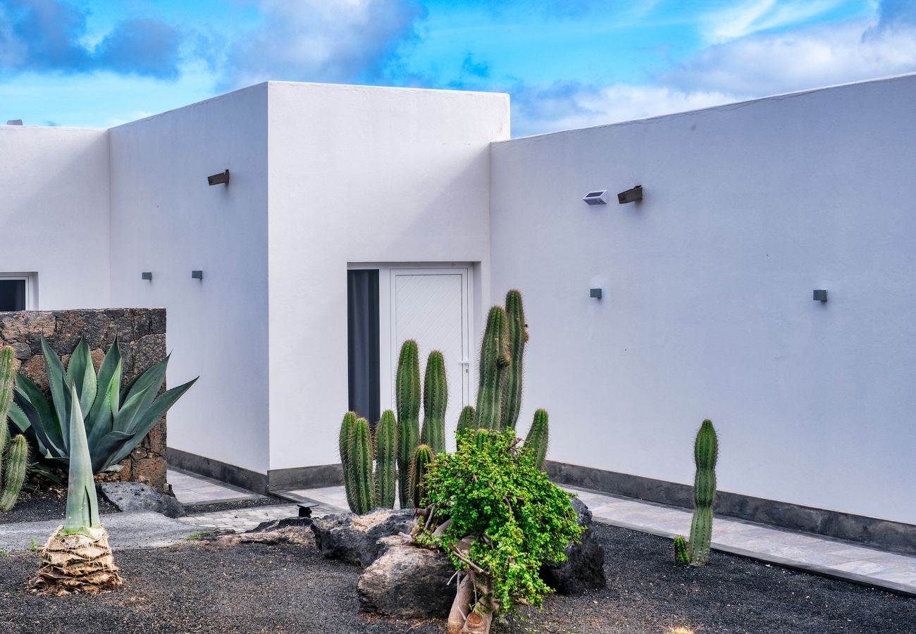 Casa en Charco del Palo - Casa Eden entorno naturista y piscina privada y tranquilidad