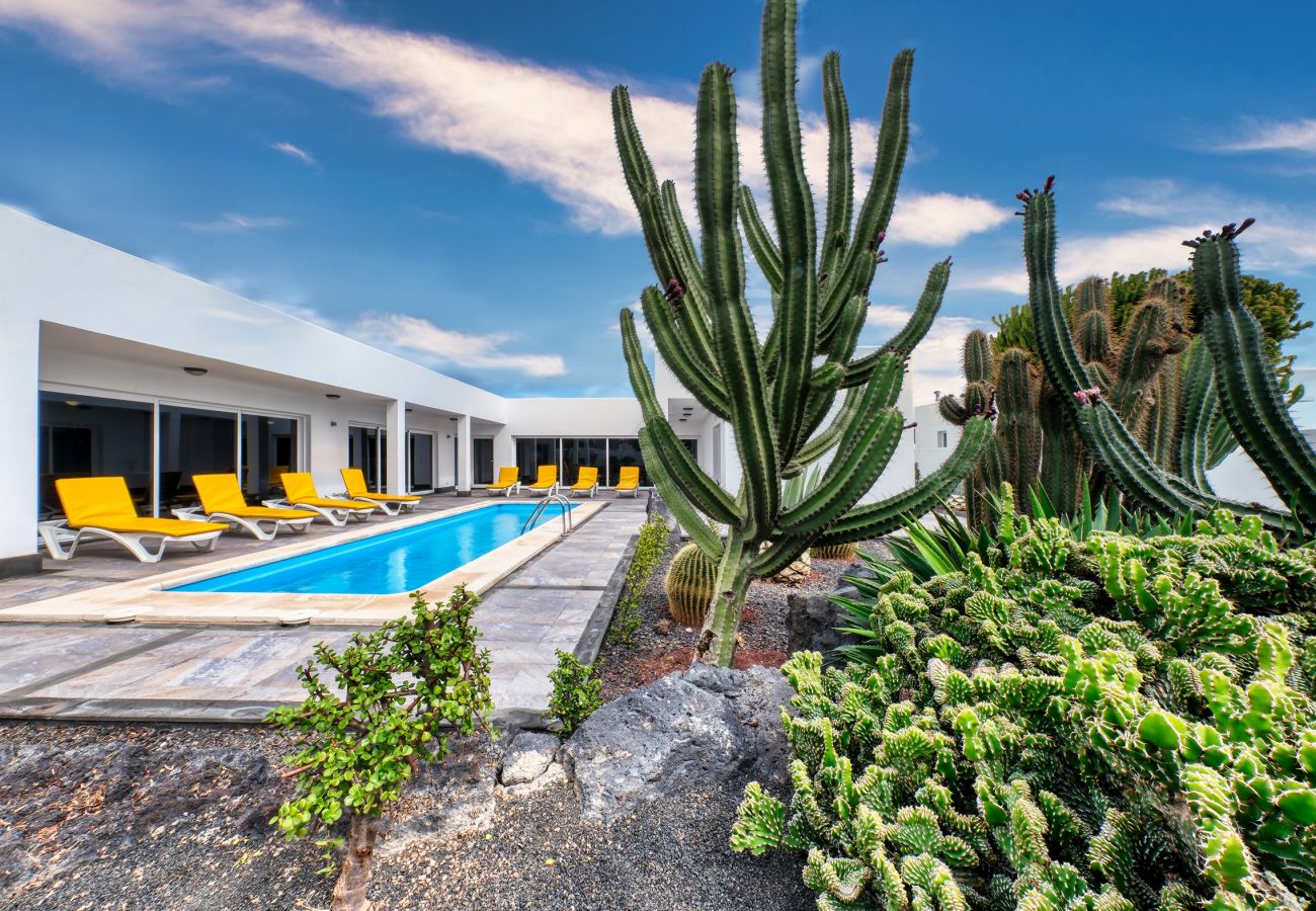 Casa en Charco del Palo - Casa Eden entorno naturista y piscina privada y tranquilidad