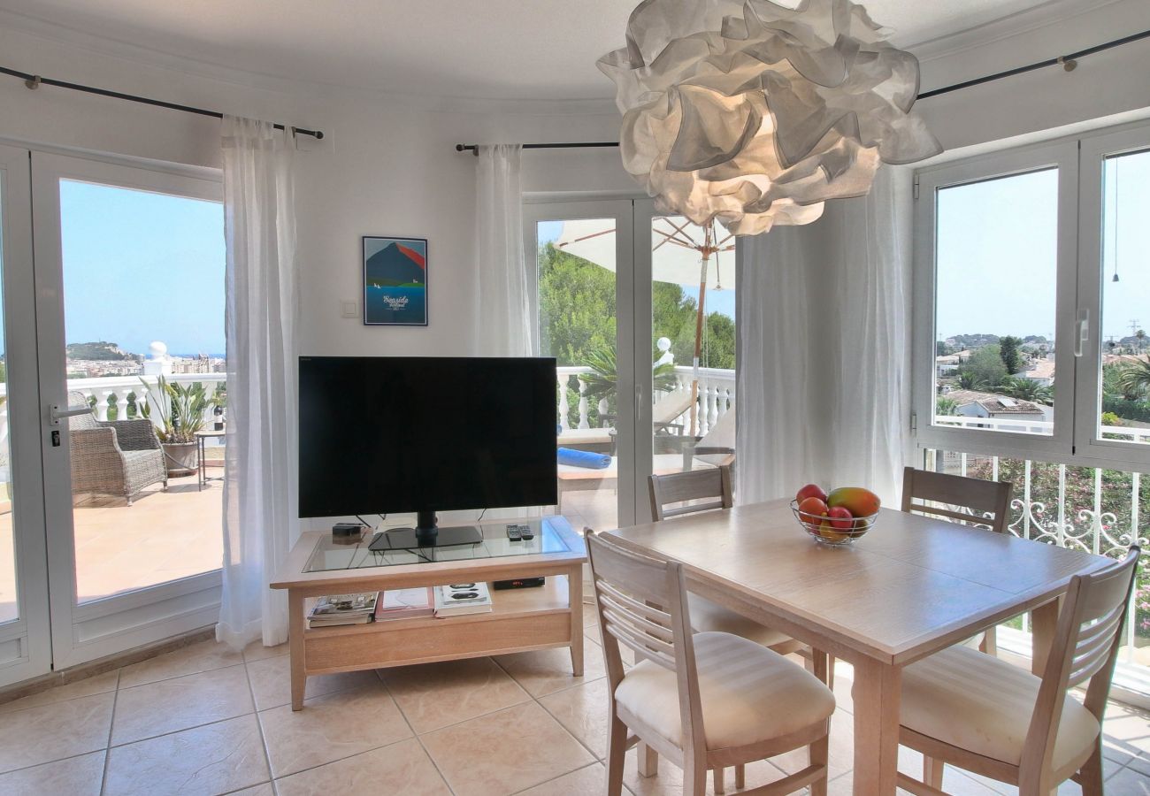 Villa en Denia - Villa con vistas panorámicas todo incluido en Denia para 8 personas