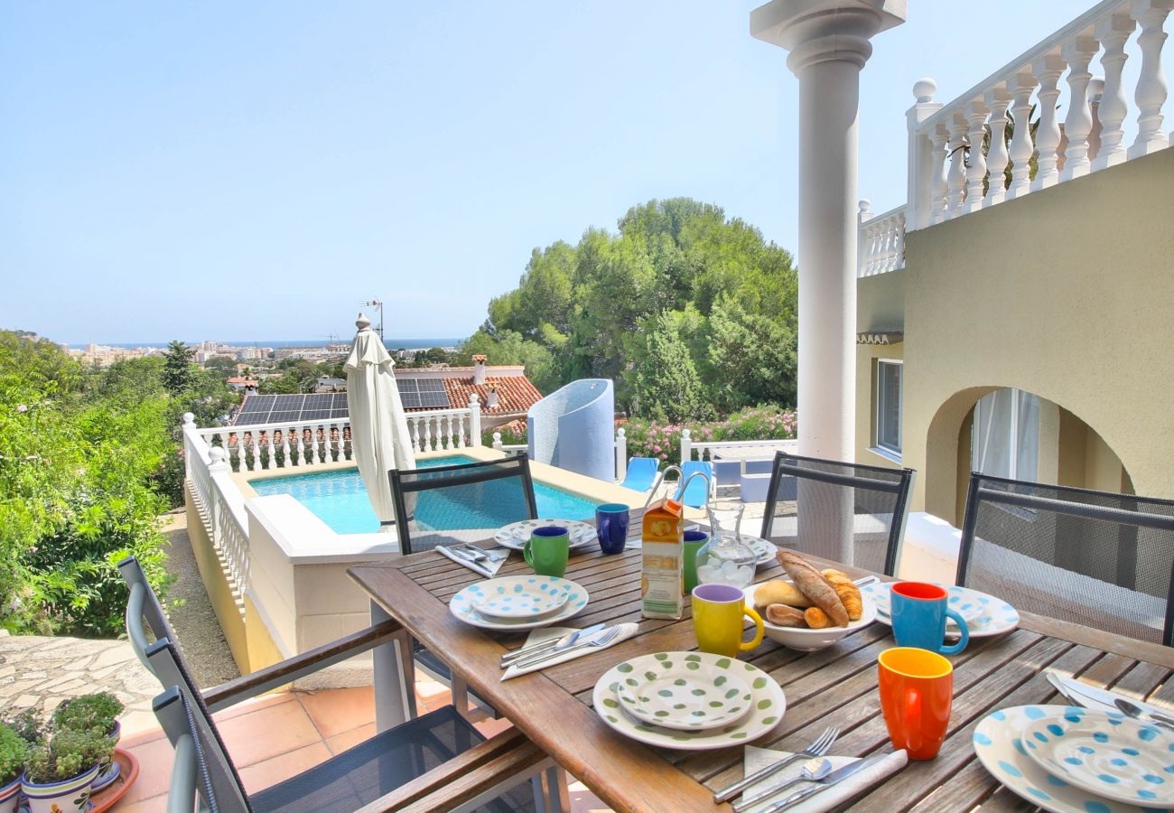 Villa en Denia - Villa con vistas panorámicas todo incluido en Denia para 8 personas