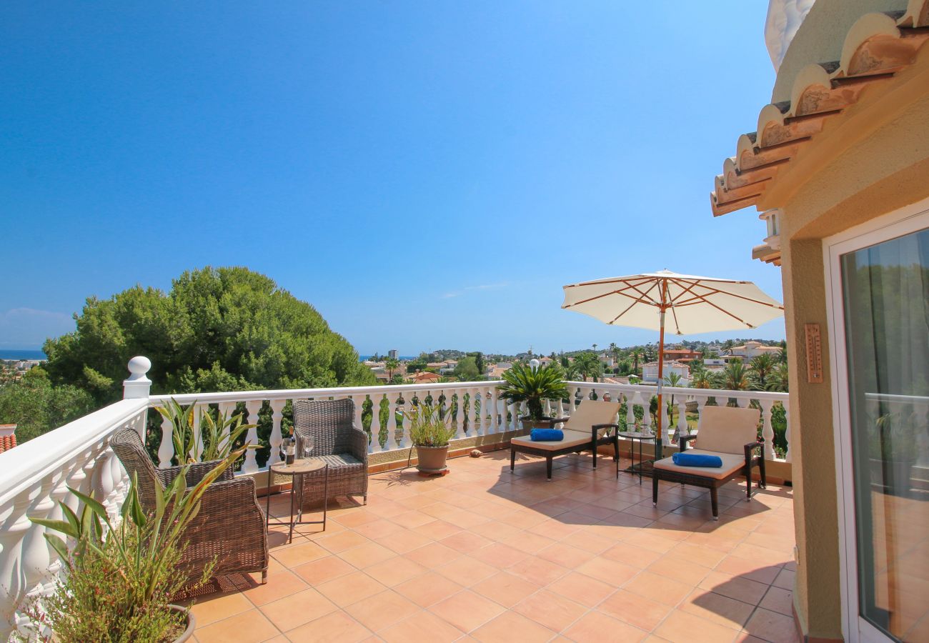 Villa en Denia - Villa con vistas panorámicas todo incluido en Denia para 8 personas