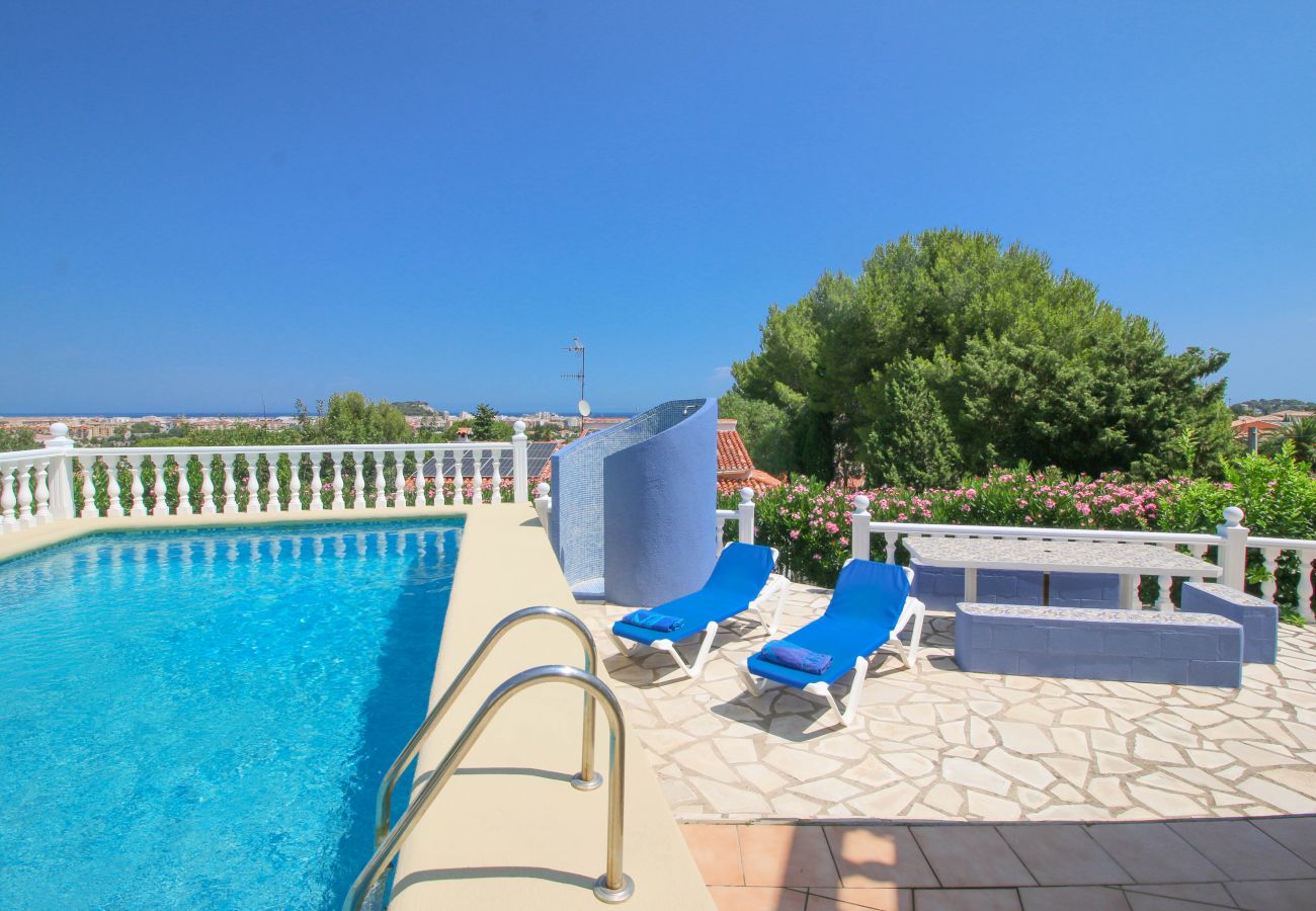 Villa en Denia - Villa con vistas panorámicas todo incluido en Denia para 8 personas