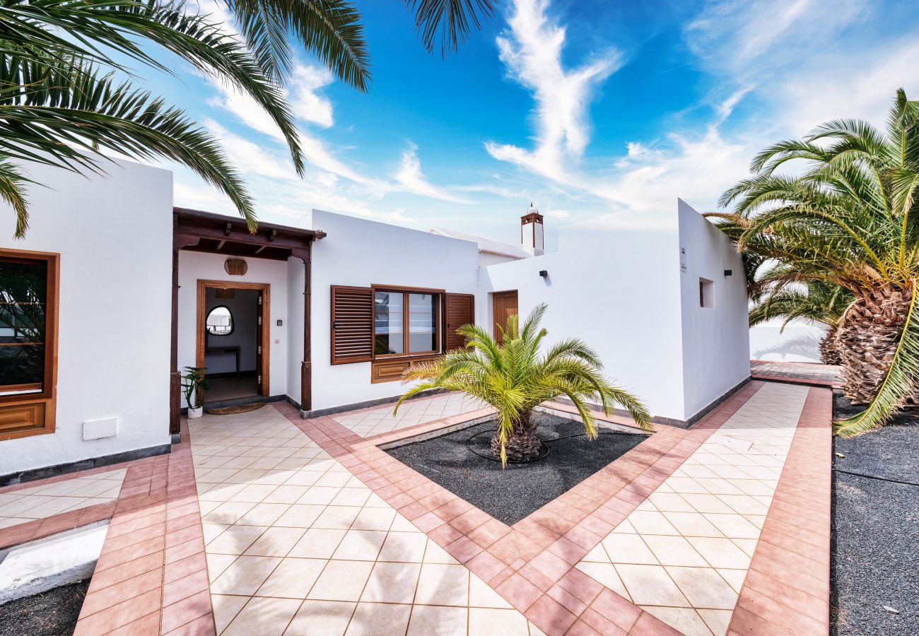 Casa en Puerto Calero - Casa Guayre - piscina privada, barbacoa, zona relax, aire acondicionado 