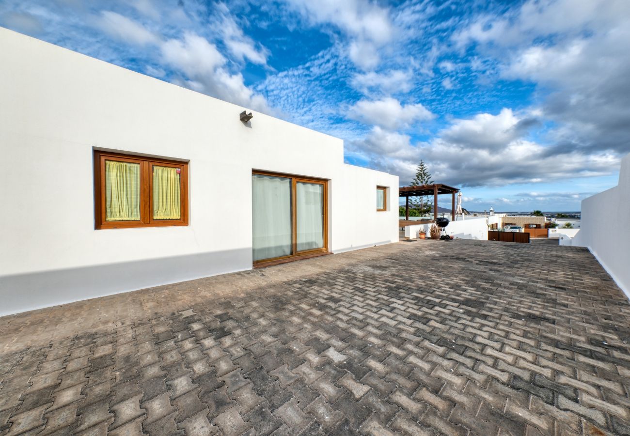 Casa en Playa Blanca - Casa Iria - 5 dormitorios, 3 baños, terraza y piscina privada