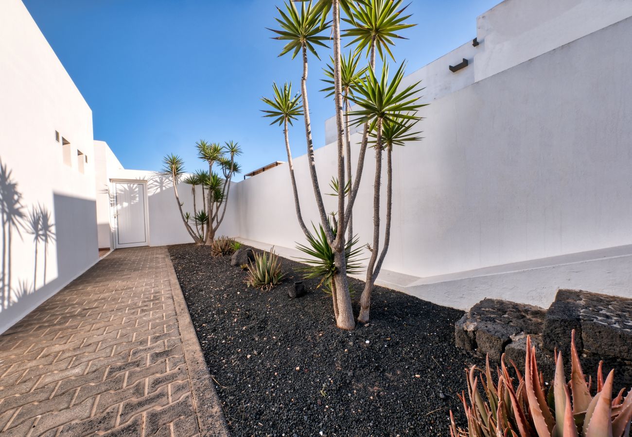 Casa en Playa Blanca - casa Lava and Sea - piscina privada, vistas al mar