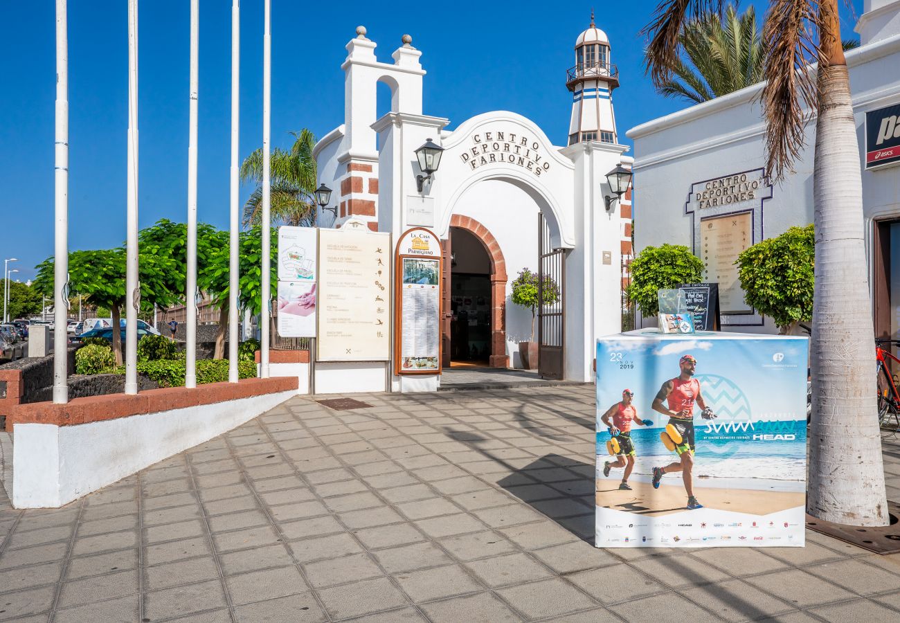 Casa en Puerto del Carmen - Purple Volcano - 200 m de la playa con piscina, sauna, gym del Centro Deportivo Fariones 