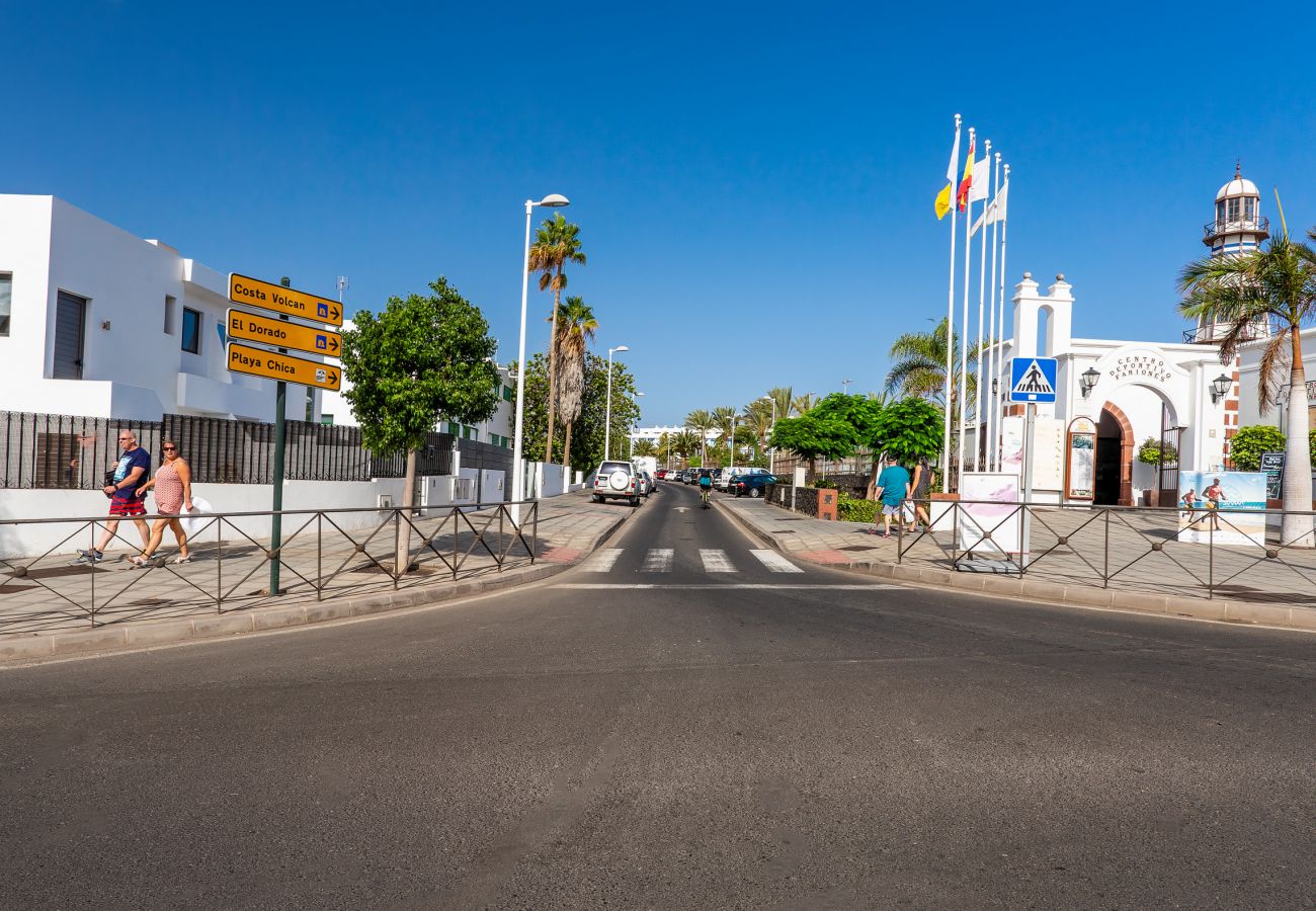 Casa en Puerto del Carmen - White Volcano - 200 m de la playa-acceso al centro deportivo fariones incluido (piscina, sauna, gym)