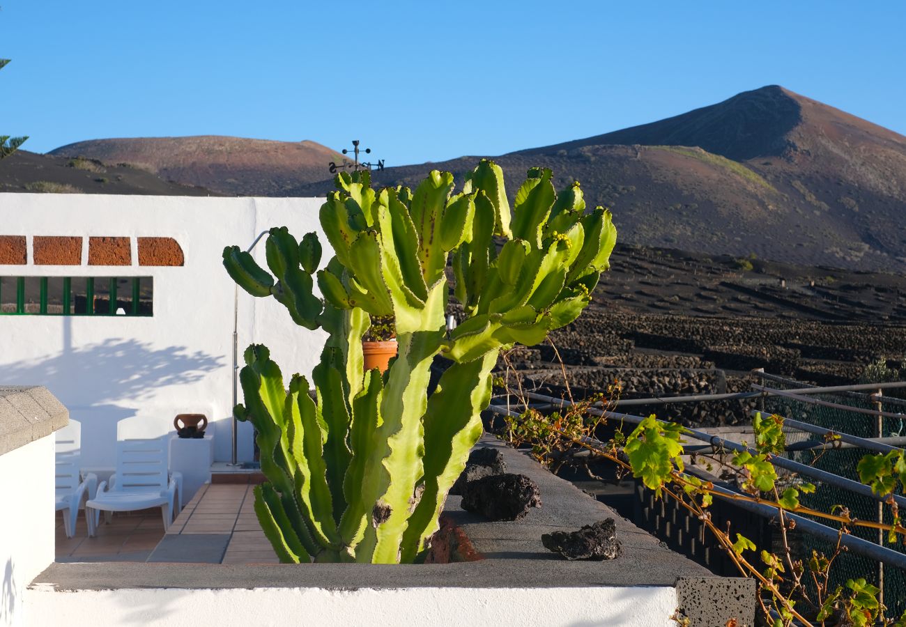 Casa en Yaiza - Casa Diama 2: vista a la Geria y piscina compartida 