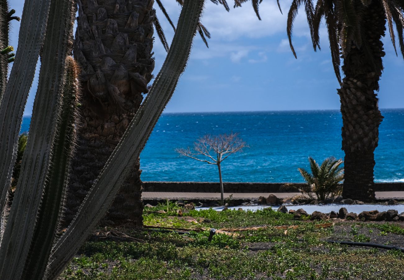 Casa en Costa Teguise - Acogedor Bungalow Al Lado De La Playa