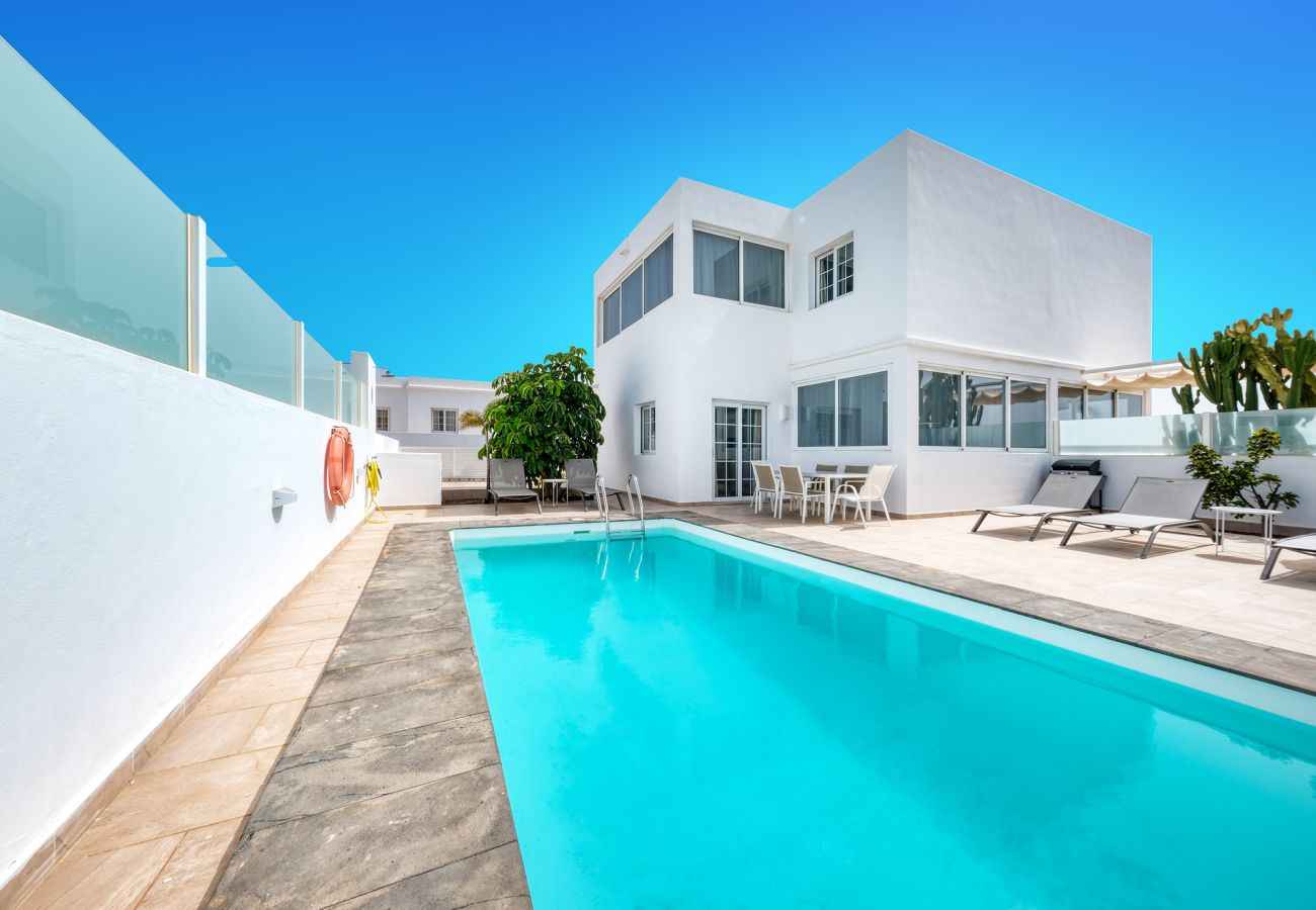 Casa en Playa Blanca - Lanzarote 2-piscina privada, barbacoa, aire acondicionado 