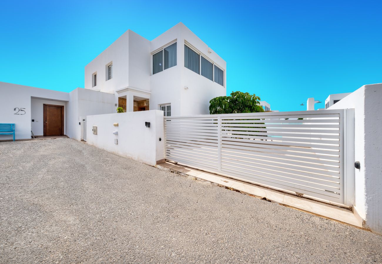 Casa en Playa Blanca - Lanzarote 2-piscina privada, barbacoa, aire acondicionado 