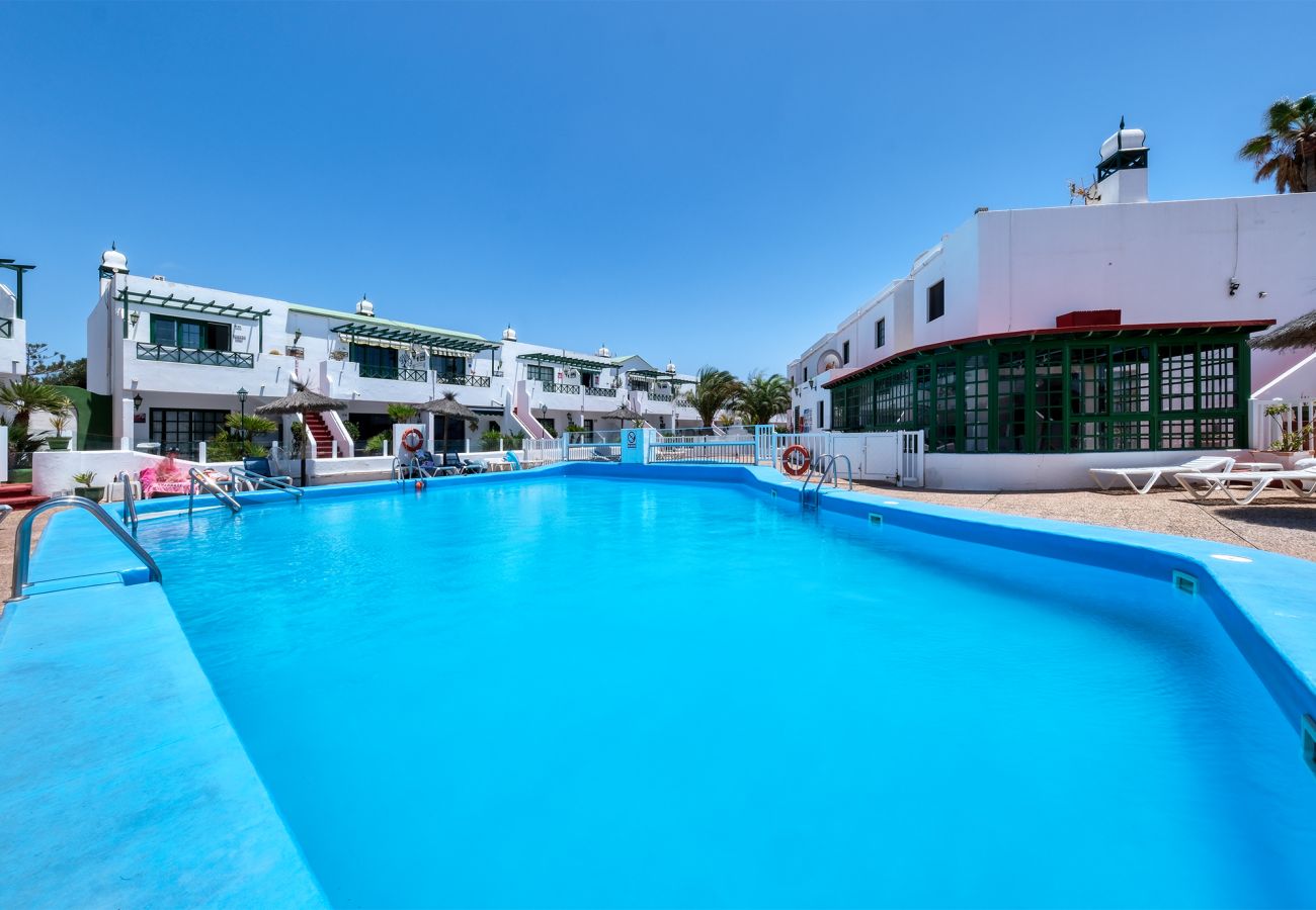 Casa en Puerto del Carmen - Vela Azul POOL & TENNIS - free AC &Good WIFI- Smart TV