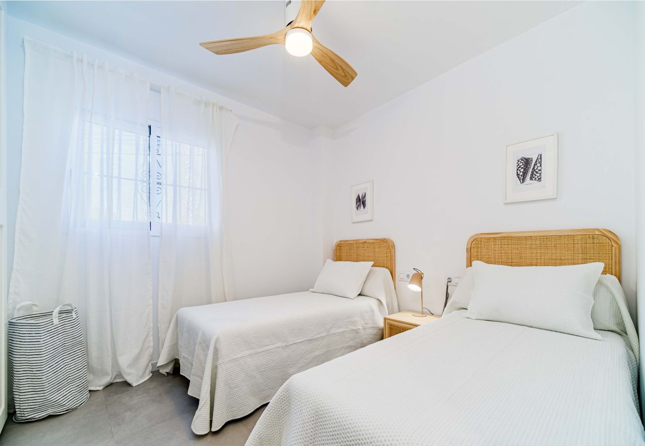 Apartamento en Javea / Xàbia - Don Pepe White Apartment, con Terraza, Wifi y Gran Piscina Comunitaria