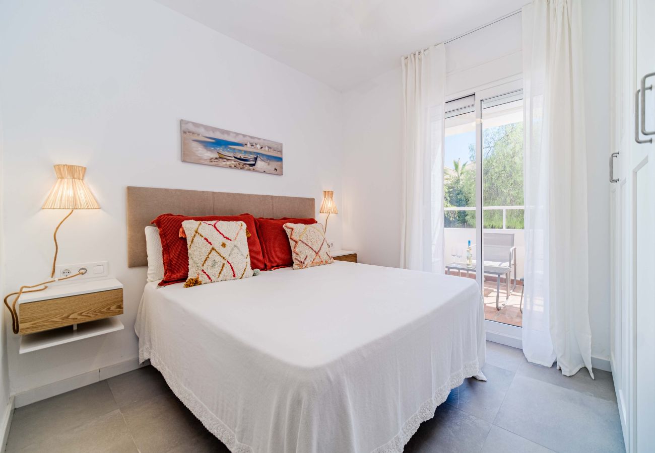 Apartamento en Javea / Xàbia - Don Pepe White Apartment, con Terraza, Wifi y Gran Piscina Comunitaria