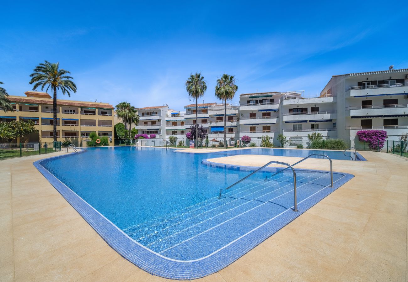 Apartamento en Javea / Xàbia - Don Pepe White Apartment, con Terraza, Wifi y Gran Piscina Comunitaria