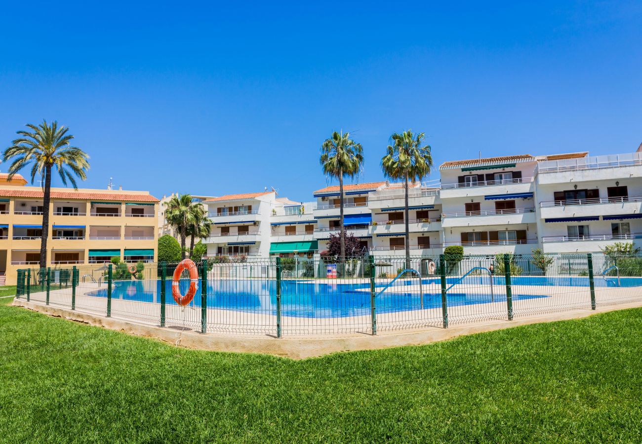 Apartamento en Javea / Xàbia - Don Pepe White Apartment, con Terraza, Wifi y Gran Piscina Comunitaria