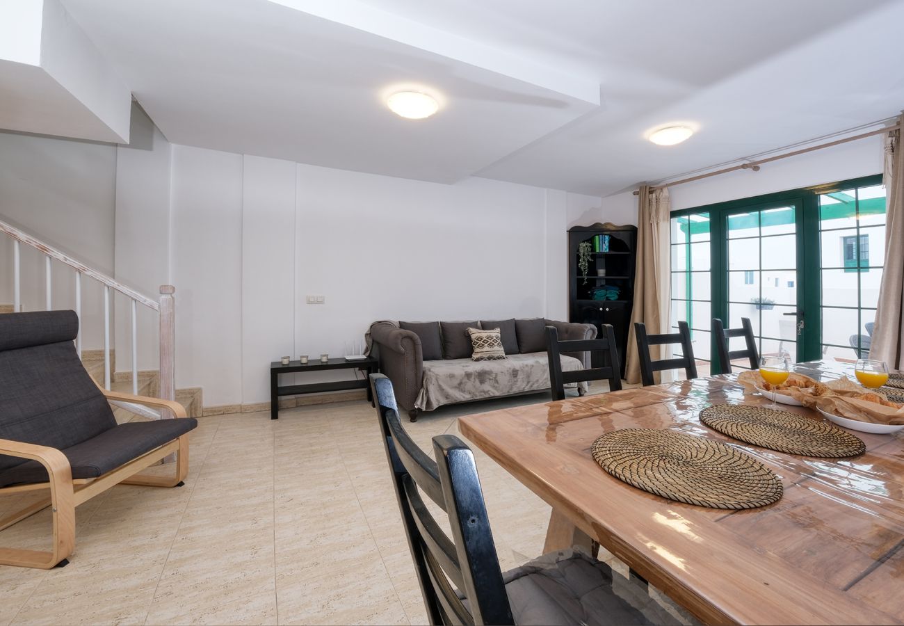 Alquiler por habitaciones en Costa Teguise - Casa Gemma-Suite con baño privado y terraza